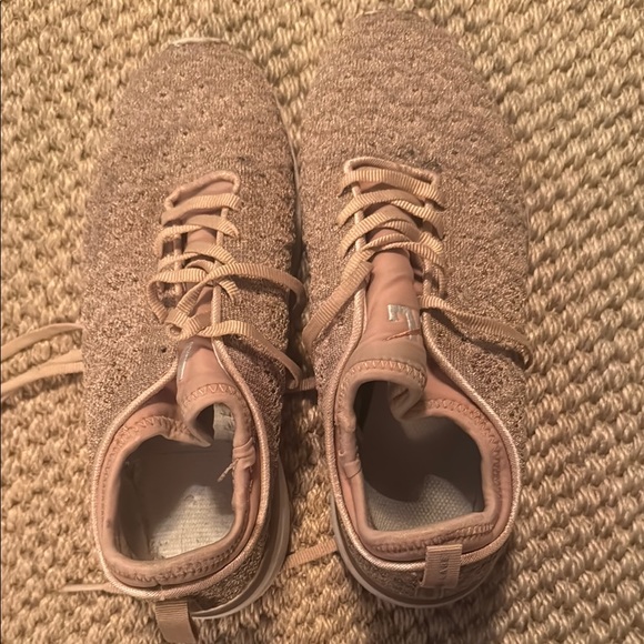 APL pink/gold Women's Knit Sneakers (tech loom) 7.5 - Picture 1 of 3
